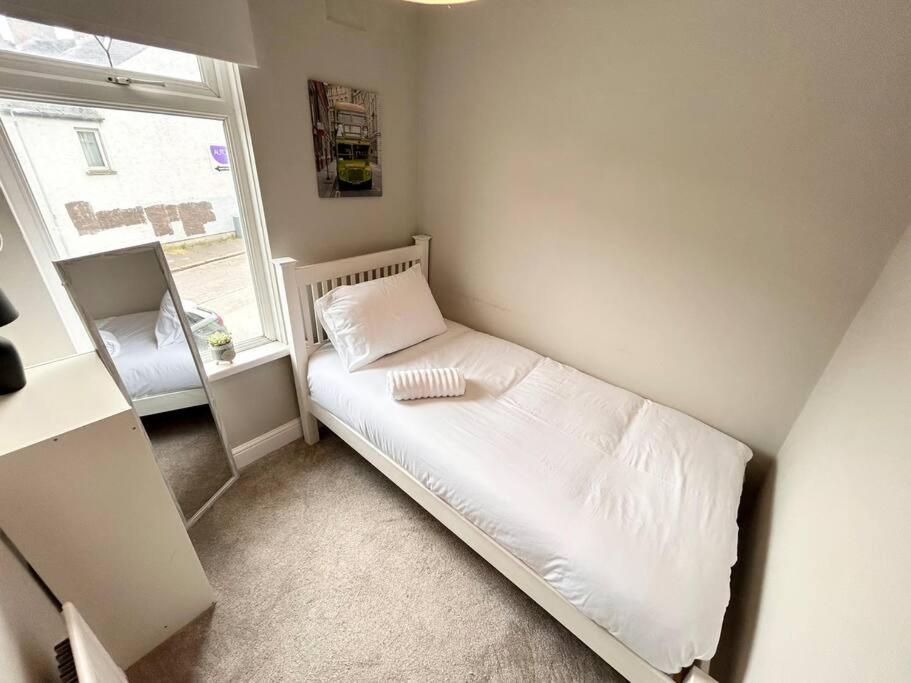 Snug Central Belfast Home, 2 Minutes From Ormeau Park! Luaran gambar