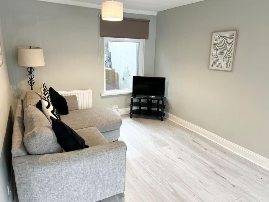 Snug Central Belfast Home, 2 Minutes From Ormeau Park! Luaran gambar
