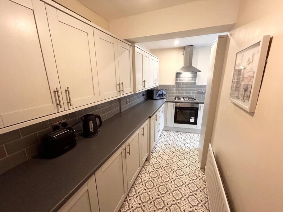 Snug Central Belfast Home, 2 Minutes From Ormeau Park! Luaran gambar
