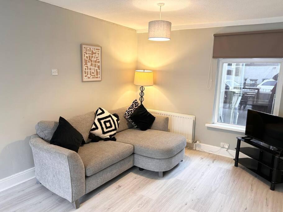 Snug Central Belfast Home, 2 Minutes From Ormeau Park! Luaran gambar