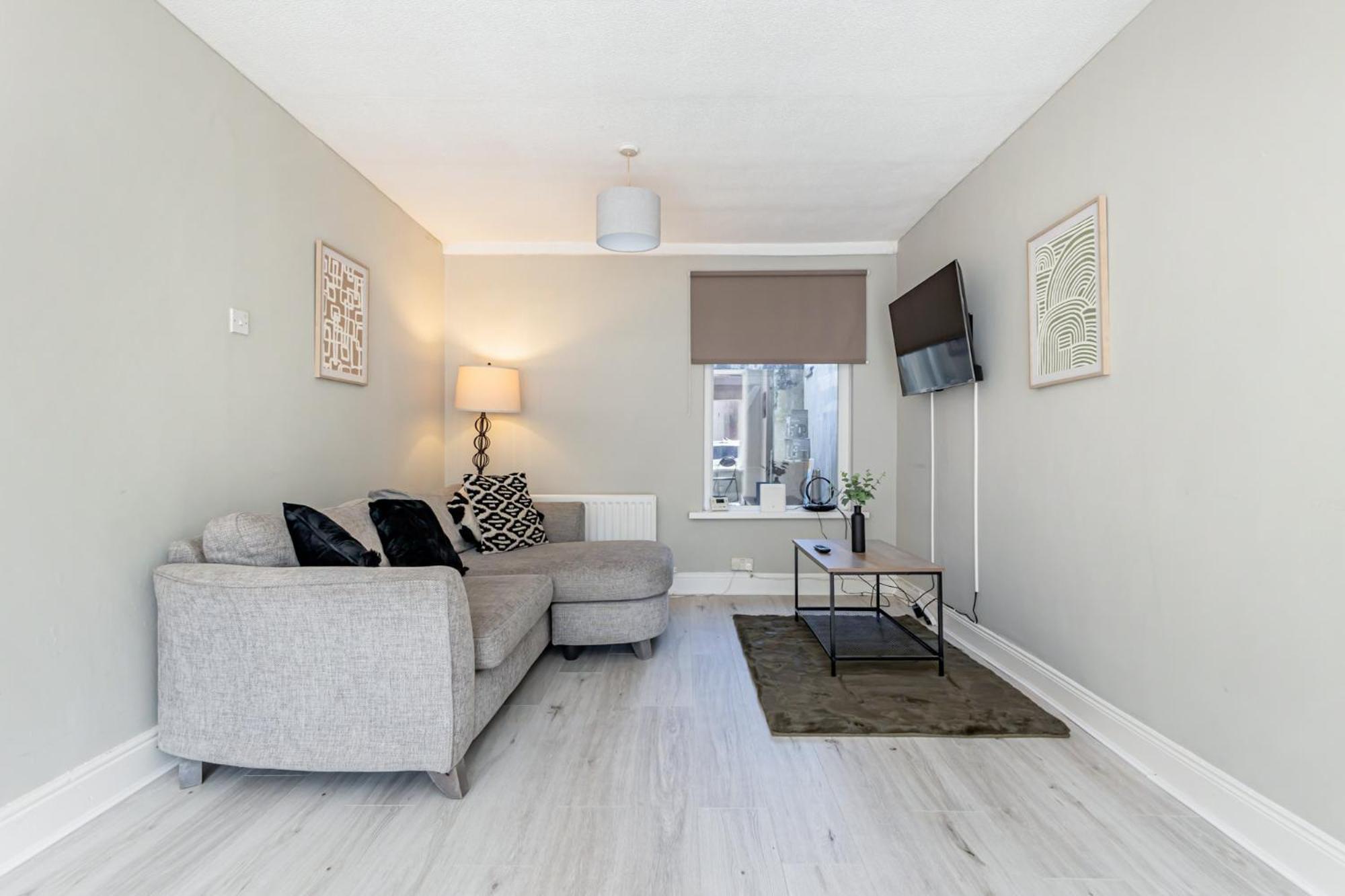 Snug Central Belfast Home, 2 Minutes From Ormeau Park! Luaran gambar